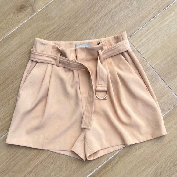 Vince High Rise Belted Paper Bag Shorts Size 6 Praline Beige - Picture 2 of 13
